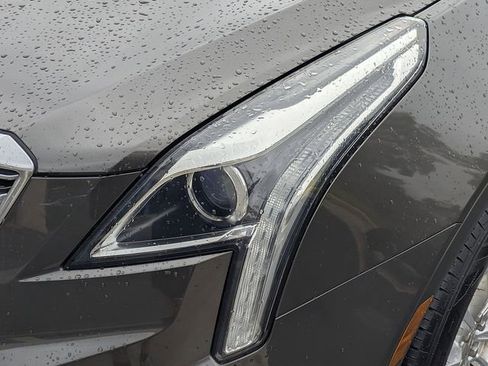 Used 2019 Cadillac XT5 FWD image 9