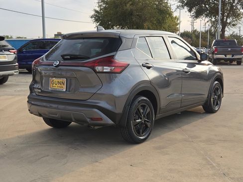 Used 2021 Nissan Kicks S image 7