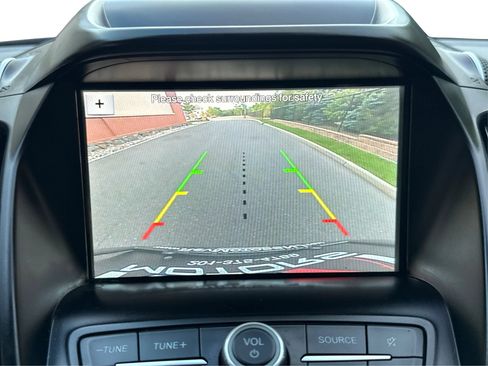 Used 2019 Ford Escape SE FWD image 25