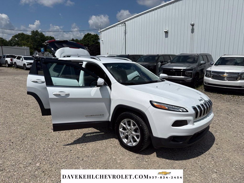 Used 2014 Jeep Cherokee Latitude FWD image 37