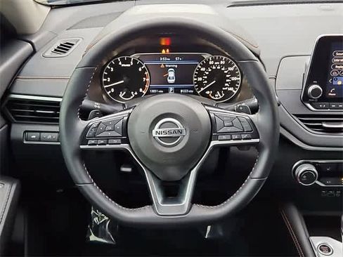 Used 2020 Nissan Altima 2.5 SR w/ Premium Package image 23