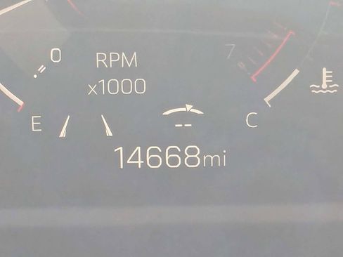 Used 2025 GMC Acadia Elevation FWD image 32