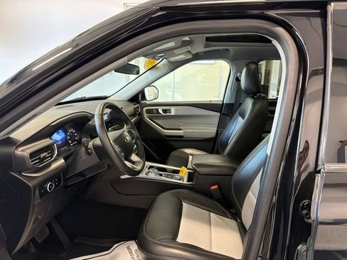 Used 2024 Ford Explorer XLT w/ Equipment Group 202A AWD/4WD image 13
