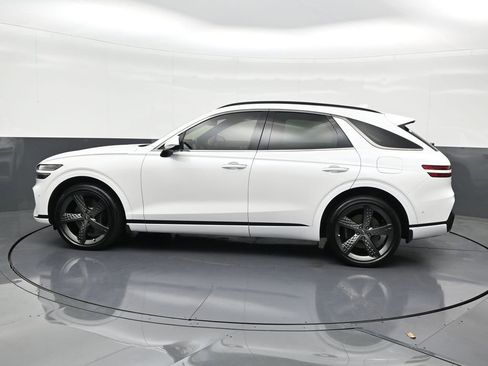 Used 2025 Genesis GV70 2.5T w/ Sport Prestige Package image 2