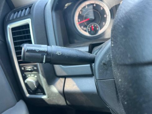 Used 2016 RAM 1500 Classic SLT RWD image 15