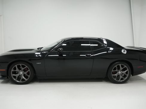 Used 2019 Dodge Challenger R/T RWD image 7
