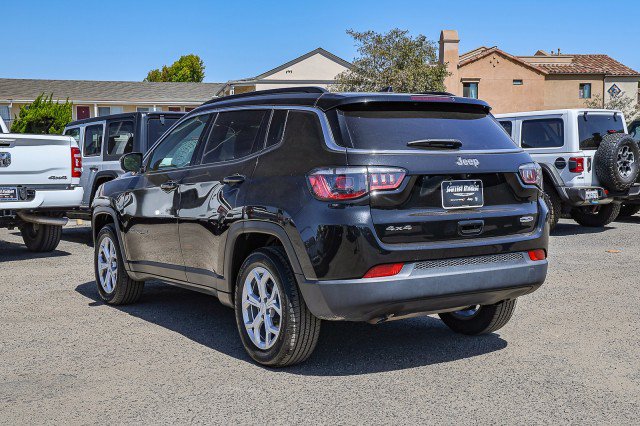 Used 2024 Jeep Compass Latitude AWD/4WD image 6