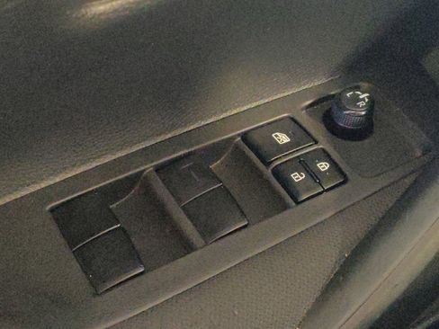 Used 2021 Toyota Corolla LE image 27