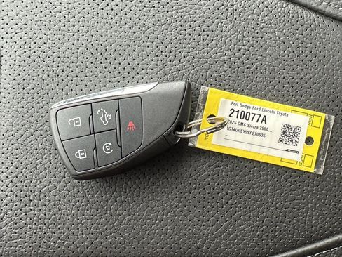 Used 2025 GMC Sierra 2500 Denali w/ Denali Reserve Package image 34