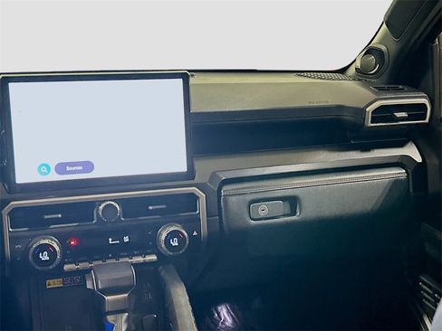 Used 2025 Toyota 4Runner Limited image 22