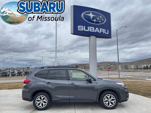 Used 2020 Subaru Forester Premium image 1