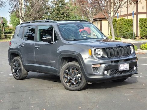 Used 2023 Jeep Renegade Altitude image 2