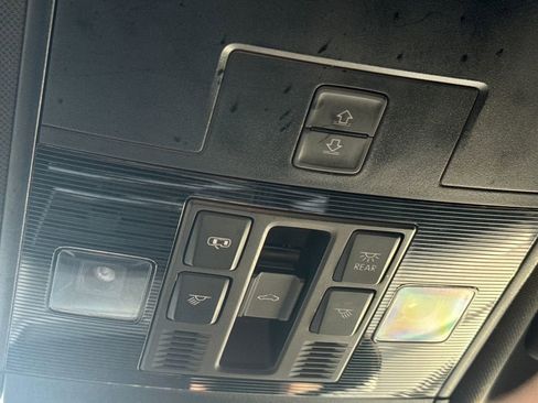 Used 2022 Volkswagen Tiguan SEL R-Line image 34