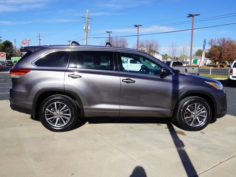 Used 2018 Toyota Highlander XLE image 9