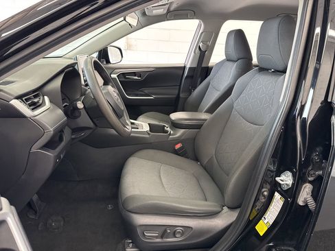 Used 2024 Toyota RAV4 XLE FWD image 13