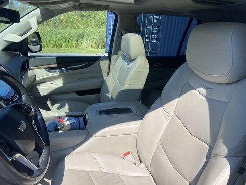 Certified 2020 Cadillac Escalade Premium Luxury AWD/4WD image 10