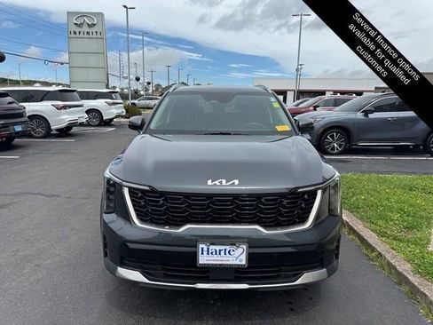 Used 2024 Kia Sorento S AWD/4WD image 2