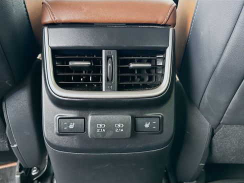 Used 2020 Subaru Outback Touring AWD/4WD image 17