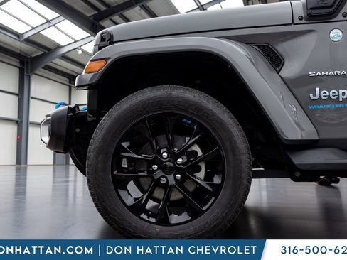 Used 2023 Jeep Wrangler Unlimited Sahara w/ Cold Weather Group AWD/4WD image 31