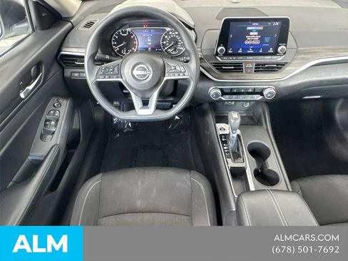 Used 2025 Nissan Altima 2.5 SV FWD image 25