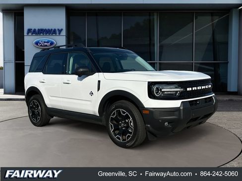 Used 2025 Ford Bronco Sport Outer Banks w/ Outer Banks Tech Package+ AWD/4WD image 3