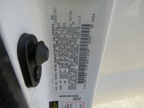 Used 2006 Toyota Tacoma PreRunner image 29