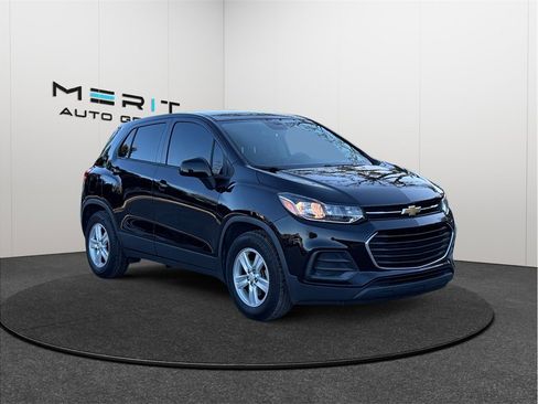 Used 2019 Chevrolet Trax LS image 1