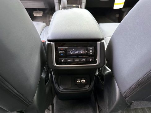 Certified 2025 Subaru Ascent Limited w/ Popular Package #1 image 17