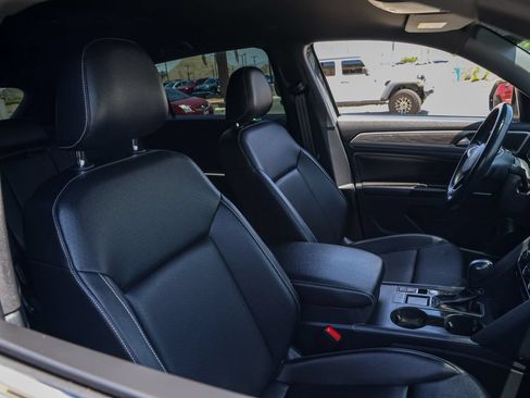 Used 2020 Volkswagen Atlas Cross Sport SE w/ Towing Package FWD image 21