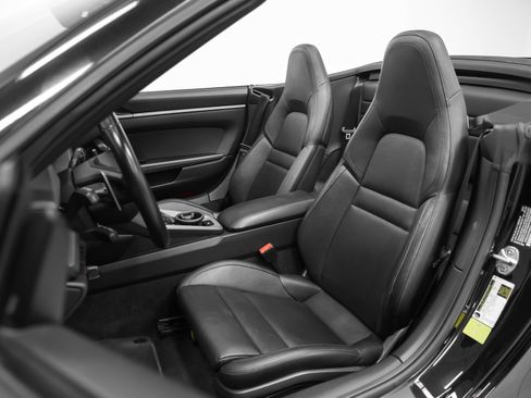 Certified 2022 Porsche 911 Carrera RWD image 5