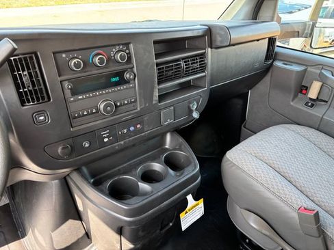 New 2024 Chevrolet Express 4500 4500 Series w/ Power Convenience Package image 23
