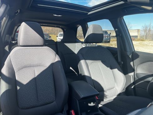 Used 2025 Subaru Forester Premium image 38