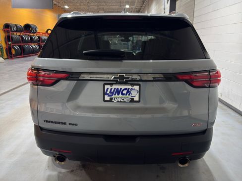 Used 2023 Chevrolet Traverse RS image 4