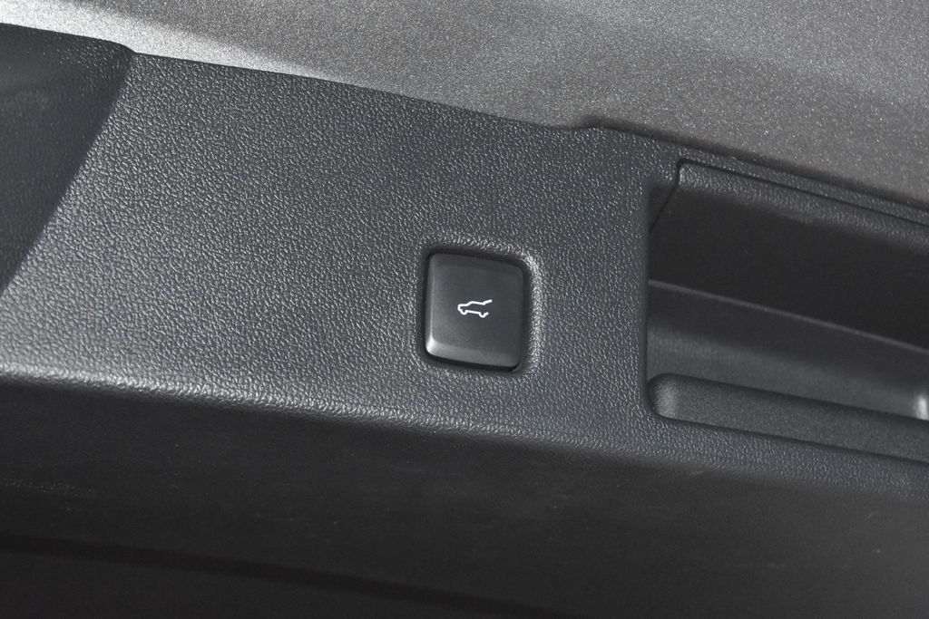 Used 2024 Ford Escape ST-Line w/ Tech Pack #1 FWD image 28