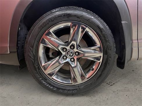 Used 2017 Toyota Highlander image 15