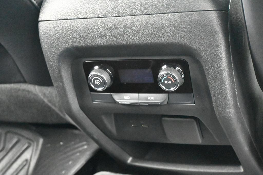 Used 2024 Chevrolet Traverse LT w/ Midnight/Sport Edition FWD image 45