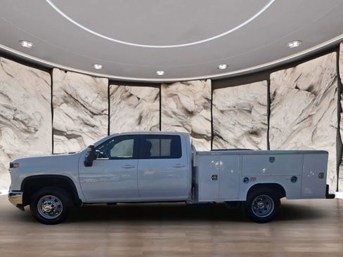 Used 2025 Chevrolet Silverado 3500 LT w/ Convenience Package image 5