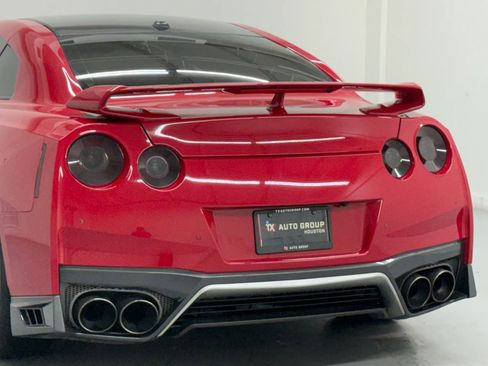 Used 2019 Nissan GT-R Premium w/ Premium Interior Package image 33