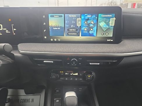 New 2026 Nissan Kicks SV image 17