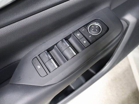 New 2026 Toyota Prius Plug-In Hybrid FWD image 14