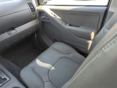 Certified 2019 Nissan Frontier SL image 27