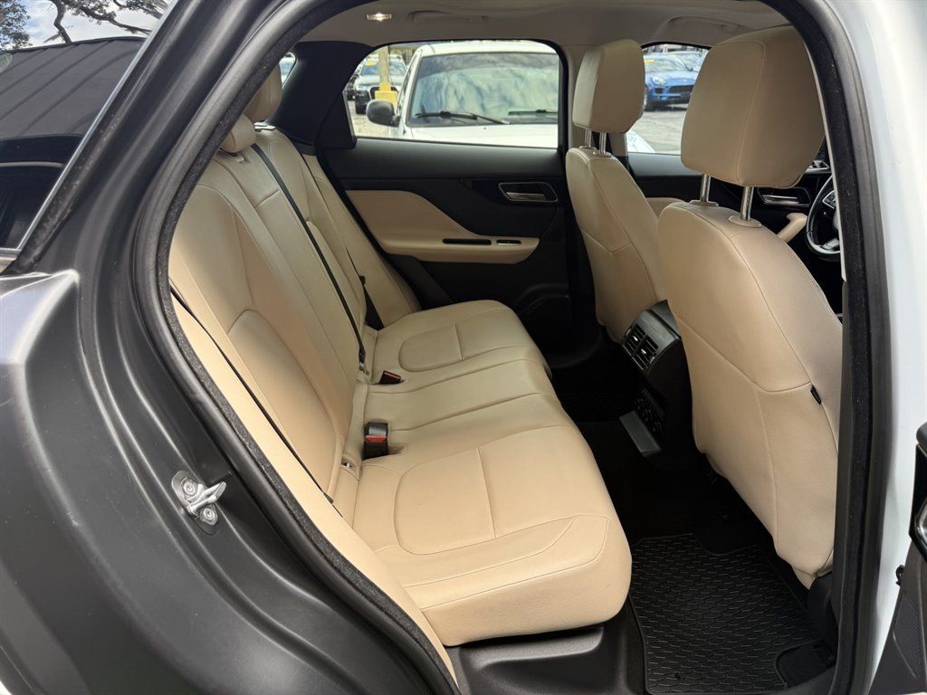 Used 2018 Jaguar F-PACE Premium AWD/4WD image 16