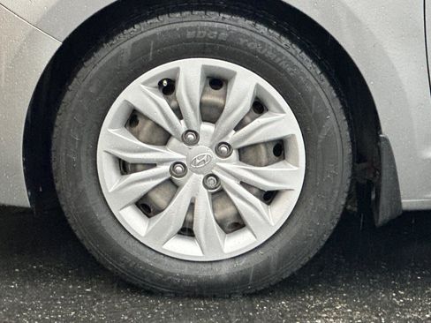 Used 2022 Hyundai Accent SE image 24