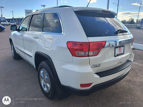 Used 2011 Jeep Grand Cherokee Laredo image 5