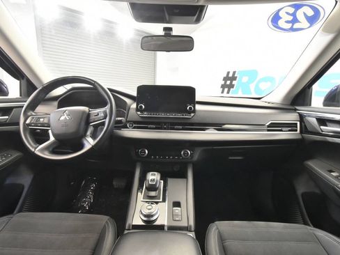Used 2023 Mitsubishi Outlander SE AWD/4WD image 19