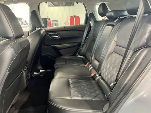 Used 2021 Nissan Rogue Platinum image 17