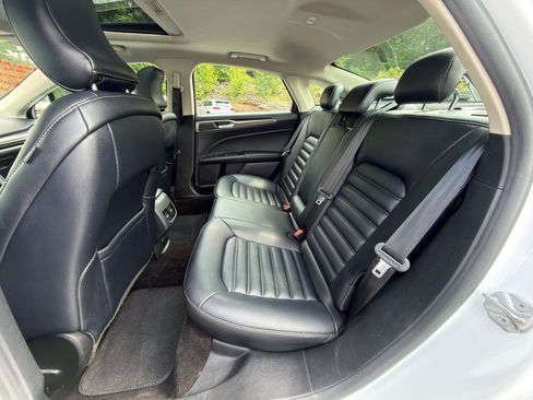 Used 2019 Ford Fusion SEL FWD image 21