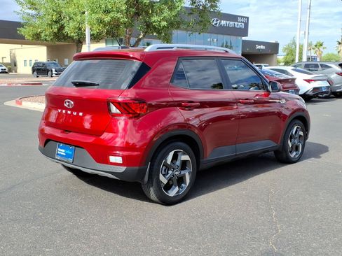 Certified 2024 Hyundai Venue SEL FWD image 6