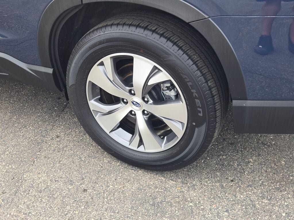 Certified 2025 Subaru Ascent Premium AWD/4WD image 16