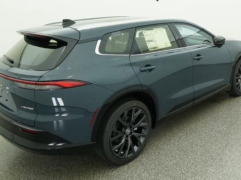 New 2026 Toyota Crown Signia image 9